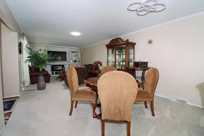 5324  Woodbridge Ln, Greenfield, WI 53221 - Photo 6