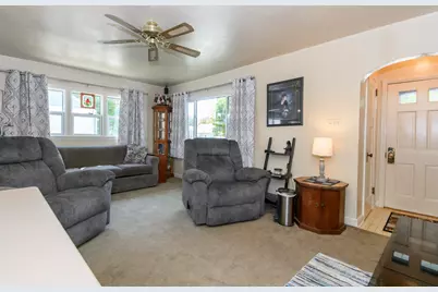 279 E Arndt St, Fond du Lac, WI 54935 - Photo 2