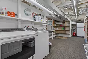 429 E Armour Ave, Milwaukee, WI 53207 - Photo 30