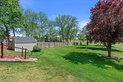 429 E Armour Ave, Milwaukee, WI 53207 - Photo 38