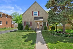 429 E Armour Ave, Milwaukee, WI 53207 - Photo 2