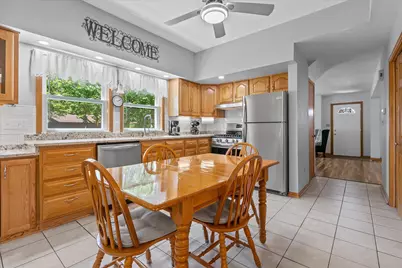429 E Armour Ave, Milwaukee, WI 53207 - Photo 10
