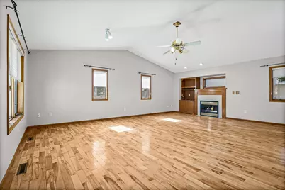 823  Windhill St, Onalaska, WI 54650 - Photo 6