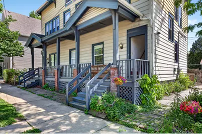 1623 E Webster Pl #1625, Milwaukee, WI 53211 - Photo 2