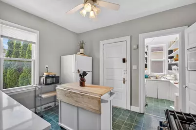 1623 E Webster Pl #1625, Milwaukee, WI 53211 - Photo 18