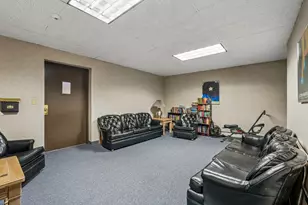 2025 E Greenwich Ave, Milwaukee, WI 53211 - Photo 14