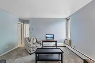 2025 E Greenwich Ave, Milwaukee, WI 53211 - Photo 6