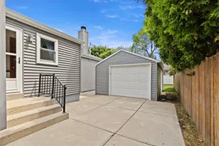 531 Oak St, South Milwaukee, WI 53172 - Photo 4