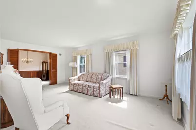 531  Oak St, South Milwaukee, WI 53172 - Photo 8