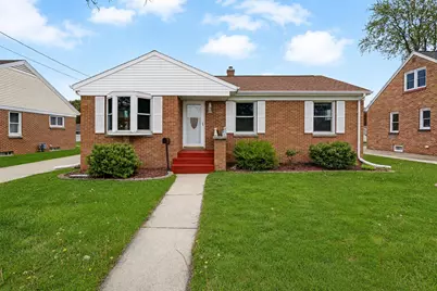 625 S 32nd St, Manitowoc, WI 54220 - Photo 2