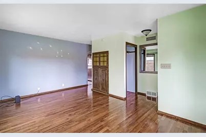 625 S 32nd St, Manitowoc, WI 54220 - Photo 4