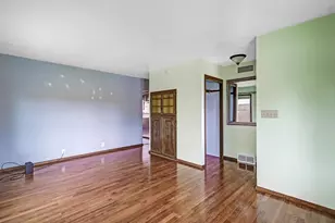 625 S 32nd St, Manitowoc, WI 54220 - Photo 4