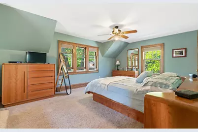 6934  Cedar St, Wauwatosa, WI 53213 - Photo 32