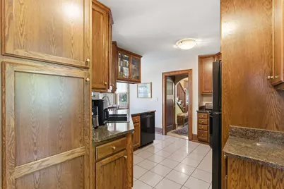 6934  Cedar St, Wauwatosa, WI 53213 - Photo 18