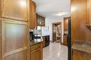6934 Cedar St, Wauwatosa, WI 53213 - Photo 18