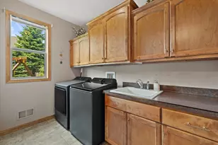 2106 Deer Path, Waukesha, WI 53189 - Photo 24