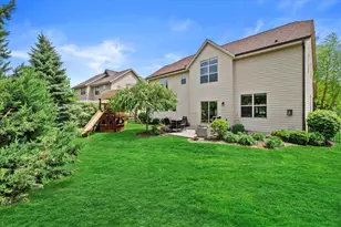 2106 Deer Path, Waukesha, WI 53189 - Photo 6
