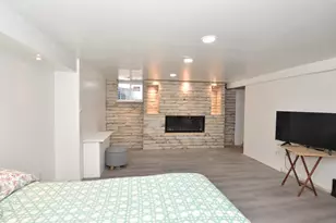 1201 Cedar Creek St, Racine, WI 53402 - Photo 20
