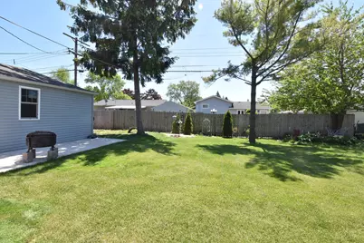 1201  Cedar Creek St, Racine, WI 53402 - Photo 32