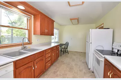 1201  Cedar Creek St, Racine, WI 53402 - Photo 10