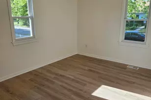 1634 Michigan Ave, South Milwaukee, WI 53172 - Photo 14