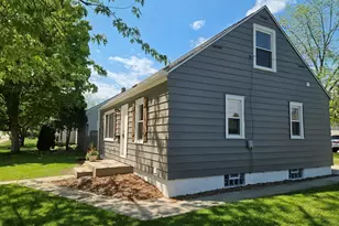 1634 Michigan Ave, South Milwaukee, WI 53172 - Photo 2