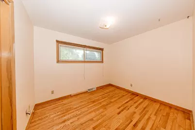 N78W16300  Carl Ross Dr, Menomonee Falls, WI 53051 - Photo 12