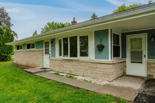 N78W16300 Carl Ross Dr, Menomonee Falls, WI 53051 - Photo 4