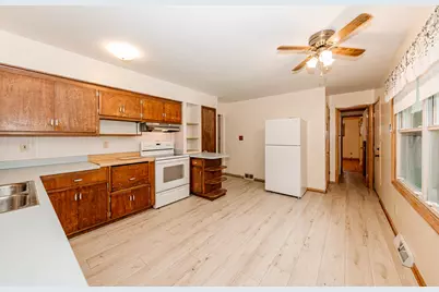 N78W16300  Carl Ross Dr, Menomonee Falls, WI 53051 - Photo 10