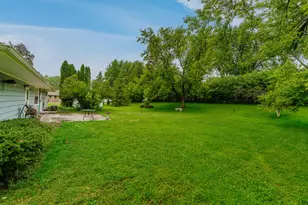 N78W16300 Carl Ross Dr, Menomonee Falls, WI 53051 - Photo 24