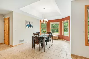 8040 W S County Line Rd, Franklin, WI 53126 - Photo 10