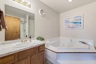 8820 W Travis Ln, Franklin, WI 53132 - Photo 16