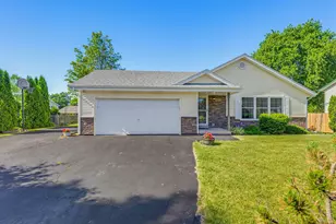 8820 W Travis Ln, Franklin, WI 53132 - Photo 2
