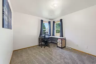 8820 W Travis Ln, Franklin, WI 53132 - Photo 22