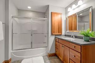 11092 N Sutton Ridge Dr, Mequon, WI 53097 - Photo 32
