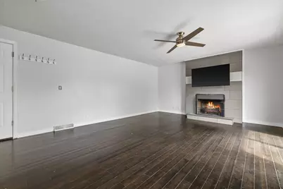 1411  Spring Valley Dr, Racine, WI 53405 - Photo 14