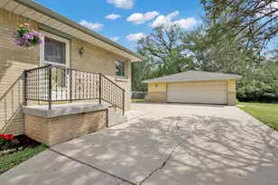 5020 N Lovers Lane Rd, Milwaukee, WI 53225 - Photo 30