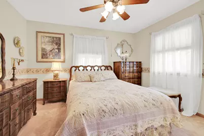 5020 N Lovers Lane Rd, Milwaukee, WI 53225 - Photo 18