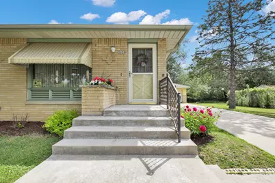 5020 N Lovers Lane Rd, Milwaukee, WI 53225 - Photo 2