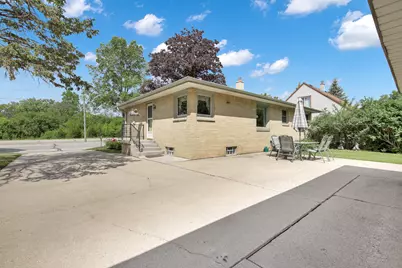 5020 N Lovers Lane Rd, Milwaukee, WI 53225 - Photo 28