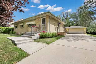 5020 N Lovers Lane Rd, Milwaukee, WI 53225 - Photo 4