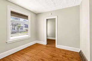 1729 N Warren Ave, Milwaukee, WI 53202 - Photo 8