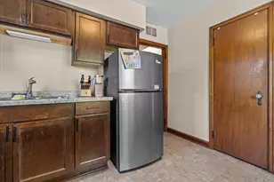 2132 S 80th St, Milwaukee, WI 53219 - Photo 12