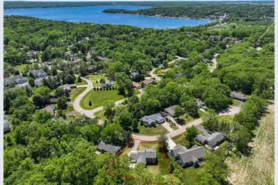 125  Potawatomi Rd, Williams Bay, WI 53191 - Photo 2