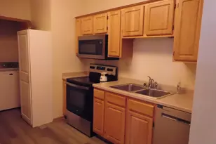 6709 102nd St, Pleasant Prairie, WI 53158 - Photo 8