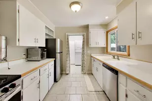 1030 Jenkins Dr, Fontana, WI 53125 - Photo 6