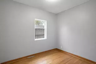 2630 N Bartlett Ave, Milwaukee, WI 53211 - Photo 30