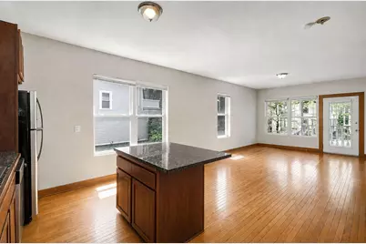 2630 N Bartlett Ave #2632, Milwaukee, WI 53211 - Photo 6