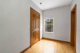 2630 N Bartlett Ave, Milwaukee, WI 53211 - Photo 12