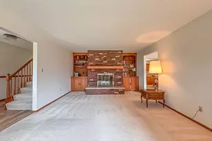 W274N4237 Clara Ct, Pewaukee, WI 53072 - Photo 8